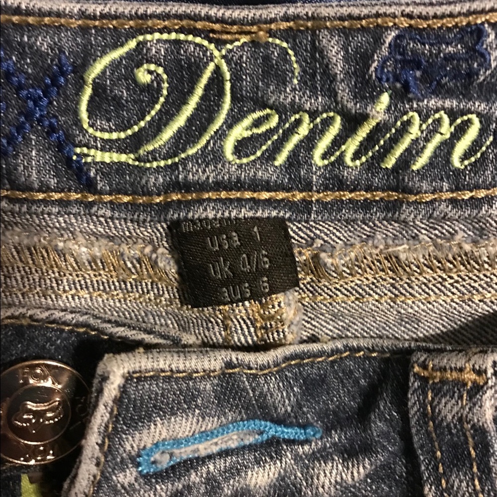 Shorts - Picture 3 of 3
